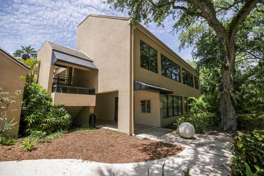 Double office suite in Palm Beach Gardens available for - Beach Office for sale in Palm Beach Gardens, Florida on Beachhouse.com