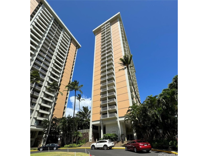 Welcome home to Queen Emma Gardens. Corner unit, 2 brd, 1 ba - Beach Condo for sale in Honolulu, Hawaii on Beachhouse.com