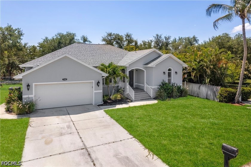 Welcome to this beautifully maintained home in the desirable - Beach Home for sale in Fort Myers, Florida on Beachhouse.com