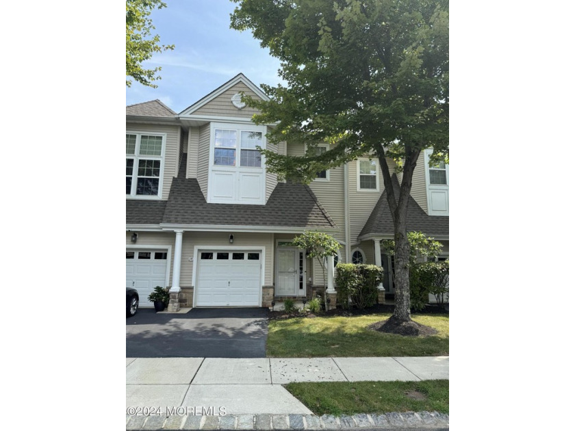 Welcome to this charming 2-bedroom, 2.5-bathroom townhouse - Beach Home for sale in Manahawkin, New Jersey on Beachhouse.com