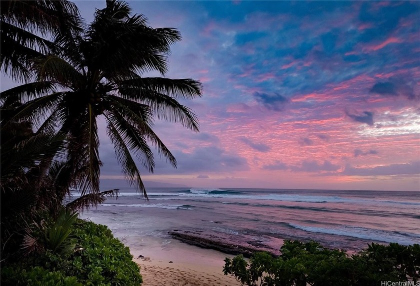 This custom-built beachfront home at Sunset Beach offers the - Beach Home for sale in Haleiwa, Hawaii on Beachhouse.com