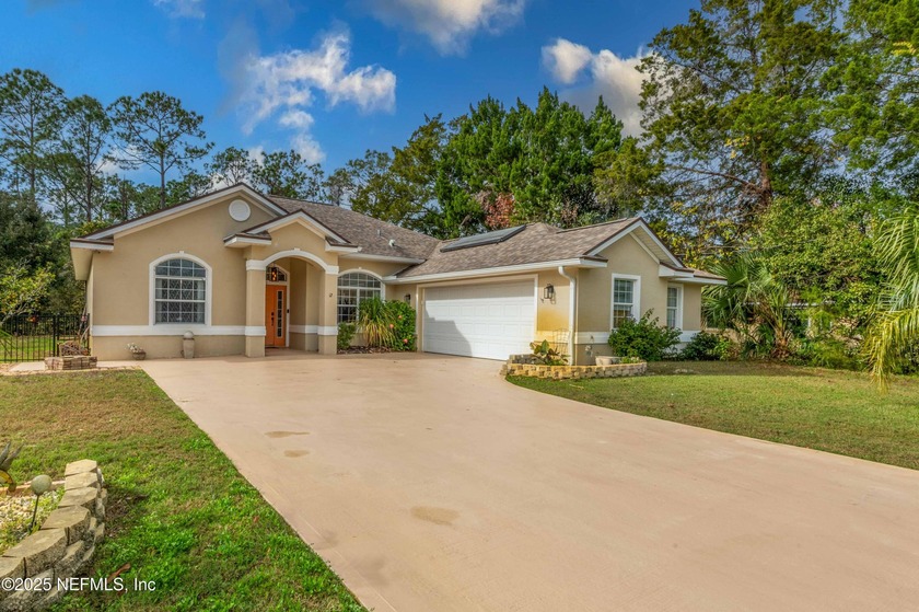 Beautiful 3BR/2BA, 1,778 sq ft home in the desirable Pine Lakes - Beach Home for sale in Palm Coast, Florida on Beachhouse.com