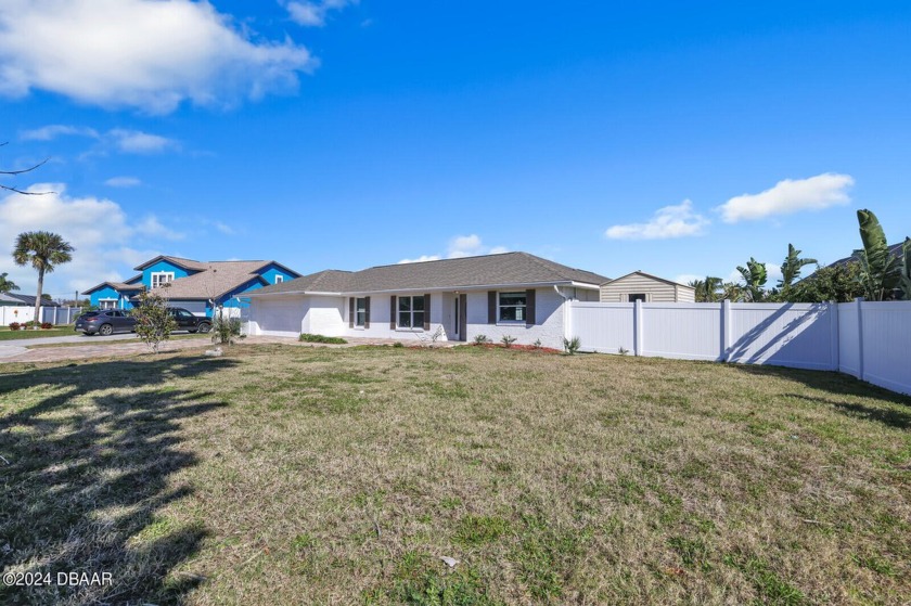 Welcome to your newly remodeled oasis in Ormond Beach! This - Beach Home for sale in Ormond Beach, Florida on Beachhouse.com