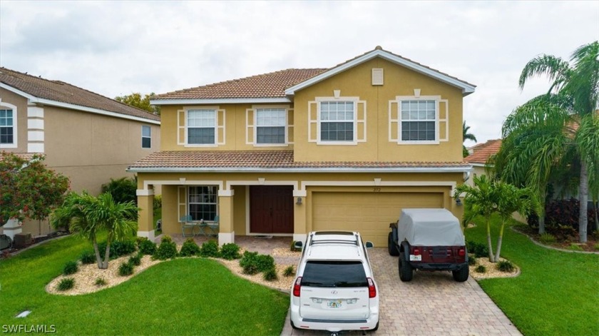WOW it's a Heatherwood Lakes 2 story home, these just don't come - Beach Home for sale in Cape Coral, Florida on Beachhouse.com