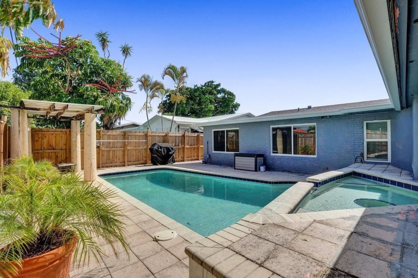 Updated Pool Home with a guest suite ideal for home office - Beach Home for sale in Pompano Beach, Florida on Beachhouse.com