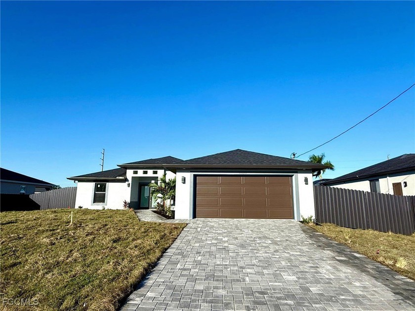 Stunning NW Cape Coral Pool Home! With easy access to Burnt - Beach Home for sale in Cape Coral, Florida on Beachhouse.com