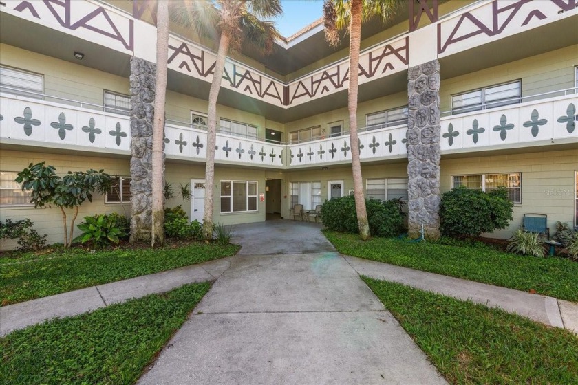 FIRST-FLOOR, in the fantastic OTOW community! Enjoy updated - Beach Condo for sale in Clearwater, Florida on Beachhouse.com