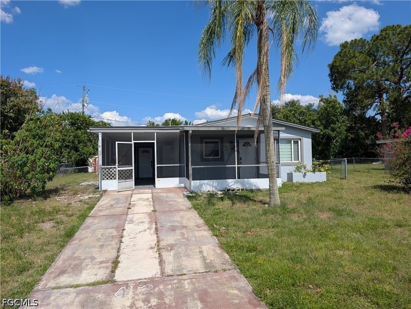 Beautiful property, completely remodeled in 2025, located very - Beach Home for sale in Lehigh Acres, Florida on Beachhouse.com