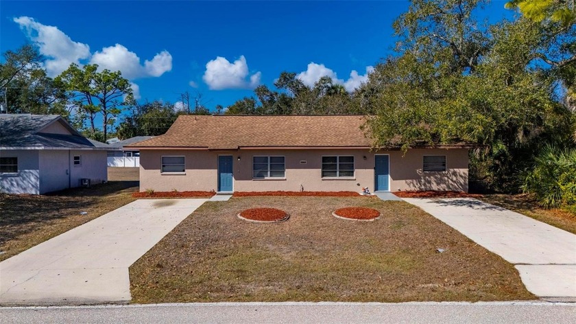 Investment Opportunity! Ideally located just minutes from Gulf - Beach Townhome/Townhouse for sale in Port Charlotte, Florida on Beachhouse.com
