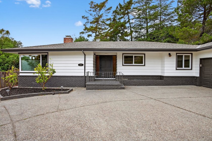 Nestled in the desirable Hills of Oakland, full of natural light - Beach Home for sale in Oakland, California on Beachhouse.com