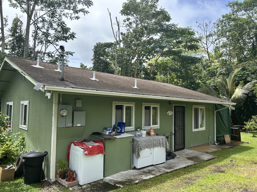 Welcome to this well-maintained 3-bedroom, 1-bathroom home - Beach Home for sale in Pahoa, Hawaii on Beachhouse.com