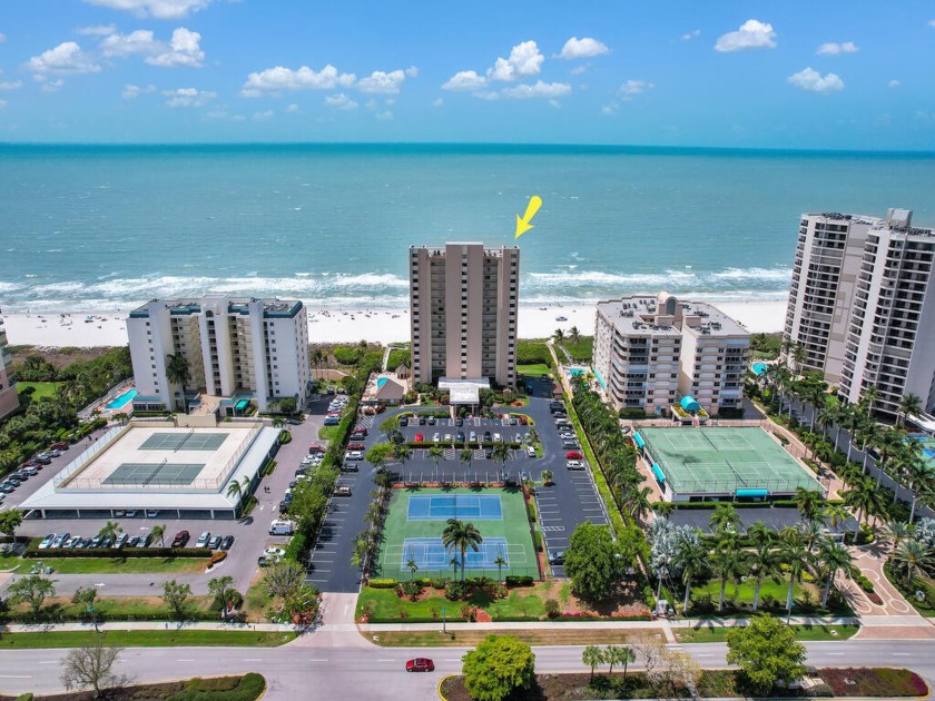 End unit in Seawinds offers more windows and natural light, more - Beach Condo for sale in Marco Island, Florida on Beachhouse.com
