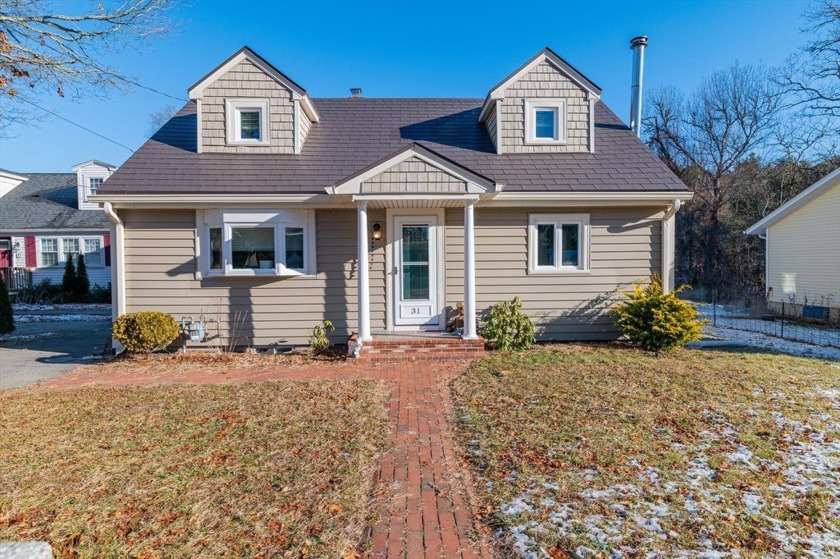 **Offer deadline - Monday 1/6 at 6:00 pm.  Beautiful Parkwood - Beach Home for sale in Wareham, Massachusetts on Beachhouse.com