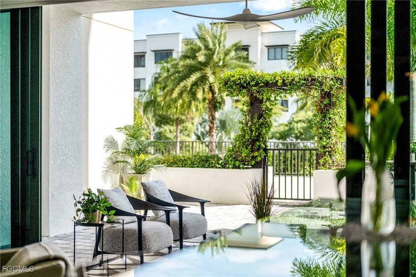 Discover luxury living in the heart of Naples. Ideally located - Beach Condo for sale in Naples, Florida on Beachhouse.com