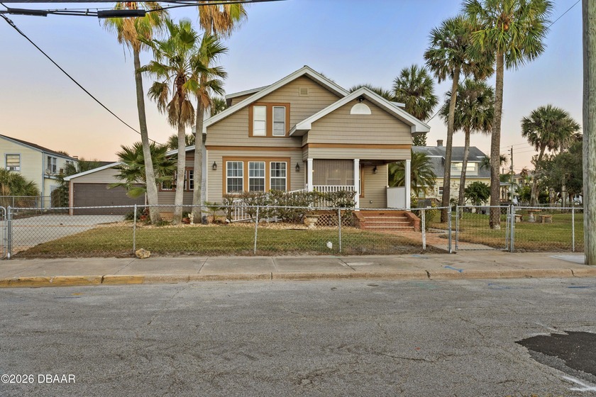This recently renovated 3-bedroom, 3 bath home offers the ideal - Beach Home for sale in Daytona Beach, Florida on Beachhouse.com