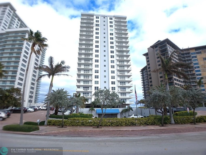 Direct access to the sand and waves!!!  Welcome to the Mile!!! - Beach Condo for sale in Fort Lauderdale, Florida on Beachhouse.com