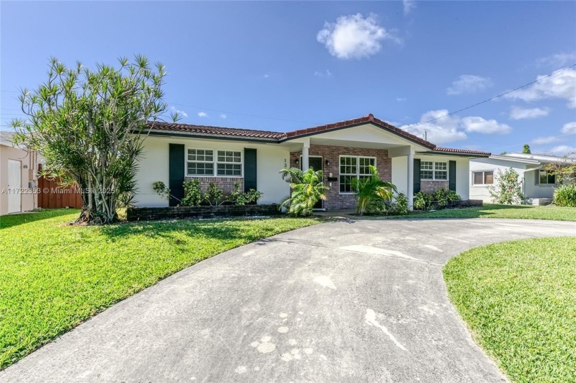 Beautiful paradise for the whole family in South Florida. Fully - Beach Home for sale in Hollywood, Florida on Beachhouse.com