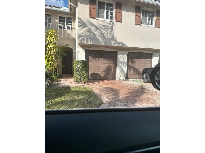This Townhome is situated in the gated community of Arbor Park - Beach Townhome/Townhouse for sale in West Palm Beach, Florida on Beachhouse.com