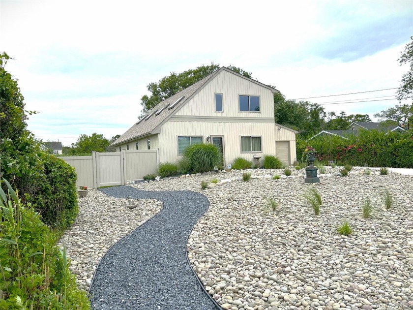 Diamond Contemporary two houses up from the Great South Bay - Beach Home for sale in East Patchogue, New York on Beachhouse.com