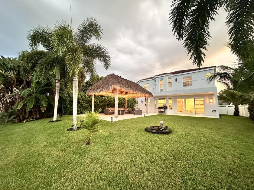 PRiCE REDUCED! Breathtaking Backyard Water Views! This gorgeous - Beach Home for sale in Wellington, Florida on Beachhouse.com