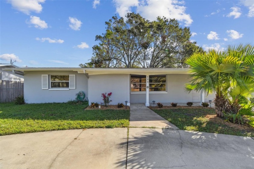 Under contract-accepting backup offers. Charming midcentury home - Beach Home for sale in Largo, Florida on Beachhouse.com