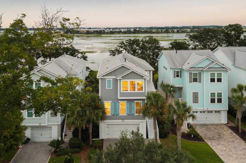 Welcome to 117 Alder Circle, a marshfront property located off - Beach Home for sale in Charleston, South Carolina on Beachhouse.com