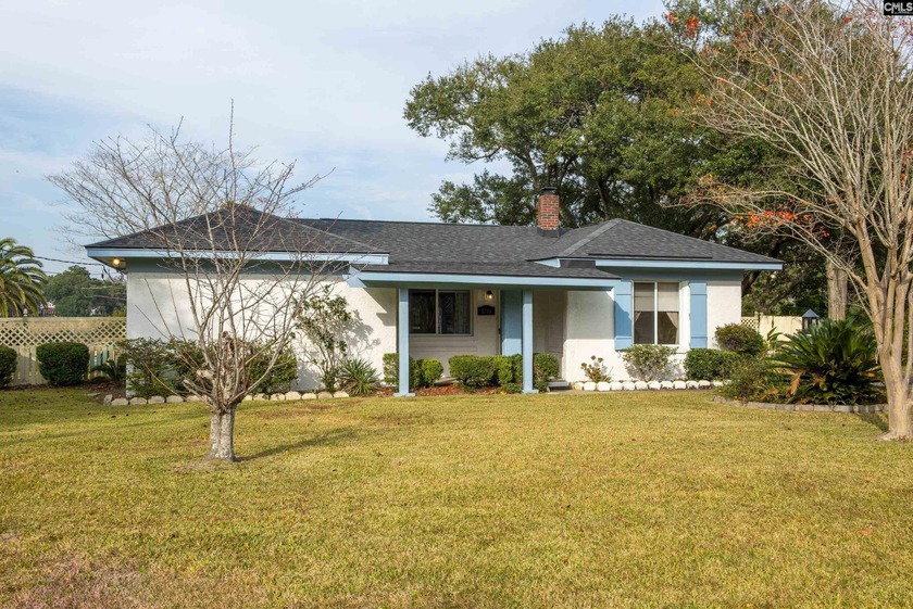 A quiet street, a quaint and cozy home, beautiful and calming - Beach Home for sale in Charleston, South Carolina on Beachhouse.com