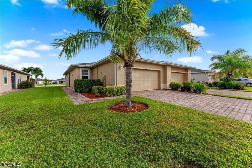Welcome to this LAKEFRONT meticulously maintained 2/2 + DEN home - Beach Home for sale in Lehigh Acres, Florida on Beachhouse.com