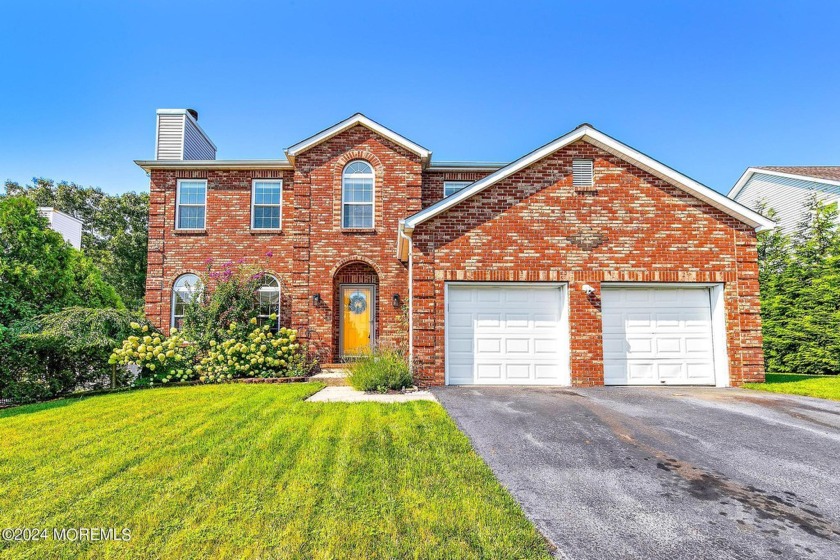 She's a BRICK HOUSE!!! Such a classic home with a modern cool - Beach Home for sale in Manahawkin, New Jersey on Beachhouse.com