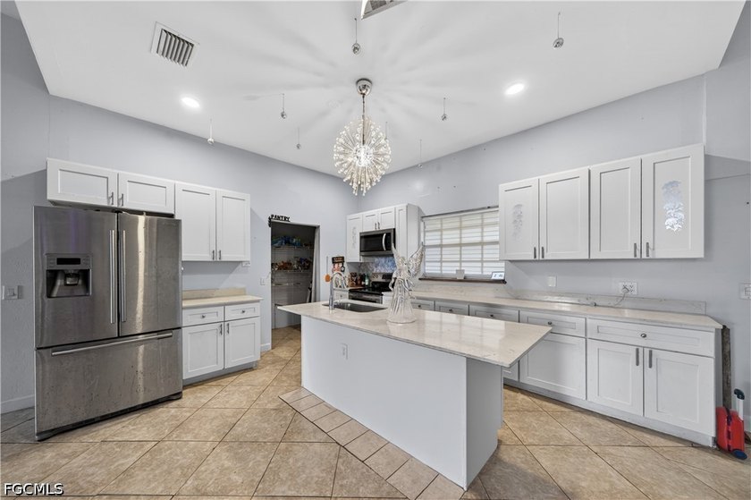 Welcome to this well-located home in the heart of Lehigh Acres - Beach Home for sale in Lehigh Acres, Florida on Beachhouse.com