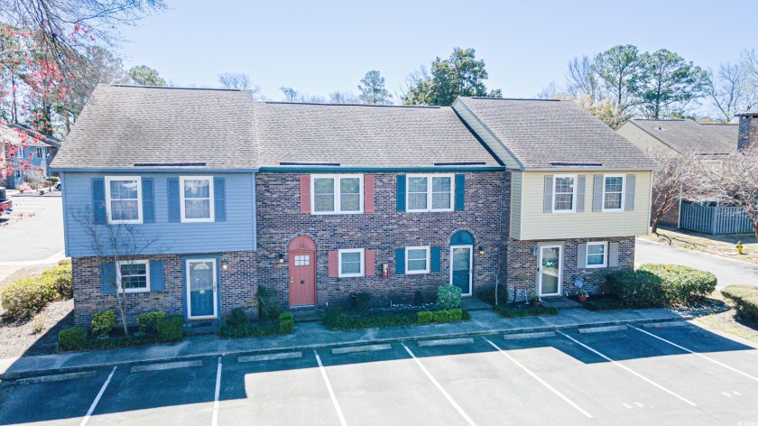 Welcome to this beautifully updated, end-unit townhouse-style - Beach Condo for sale in Myrtle Beach, South Carolina on Beachhouse.com