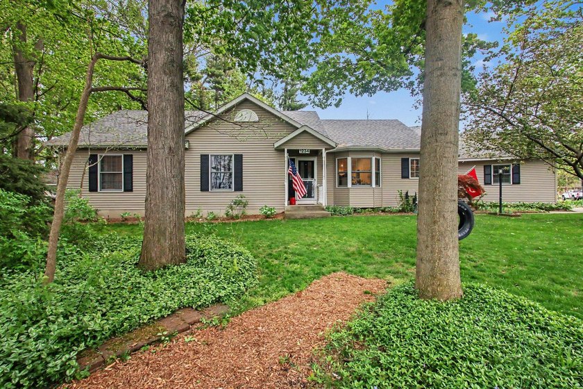Welcome to this 3 bedroom, 2.5 bath home in Holland's desirable - Beach Home for sale in Holland, Michigan on Beachhouse.com