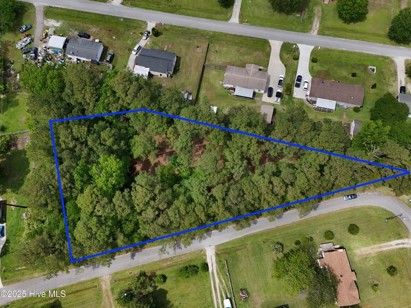 Great opportunity to be close to town and have some space! This - Beach Lot for sale in Beaufort, North Carolina on Beachhouse.com