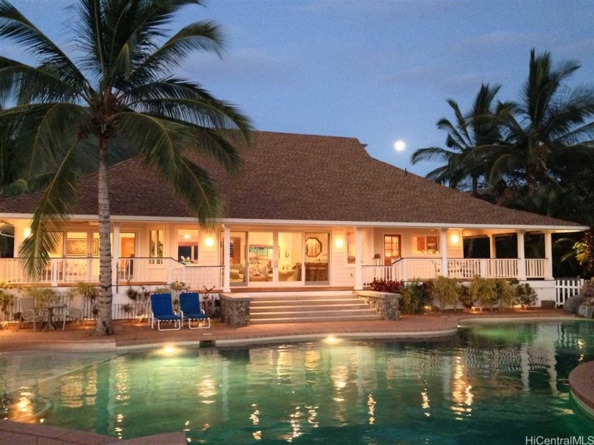 Walk in and feel your body relax. This gracious 2523 sf 3 - Beach Home for sale in Lahaina, Hawaii on Beachhouse.com