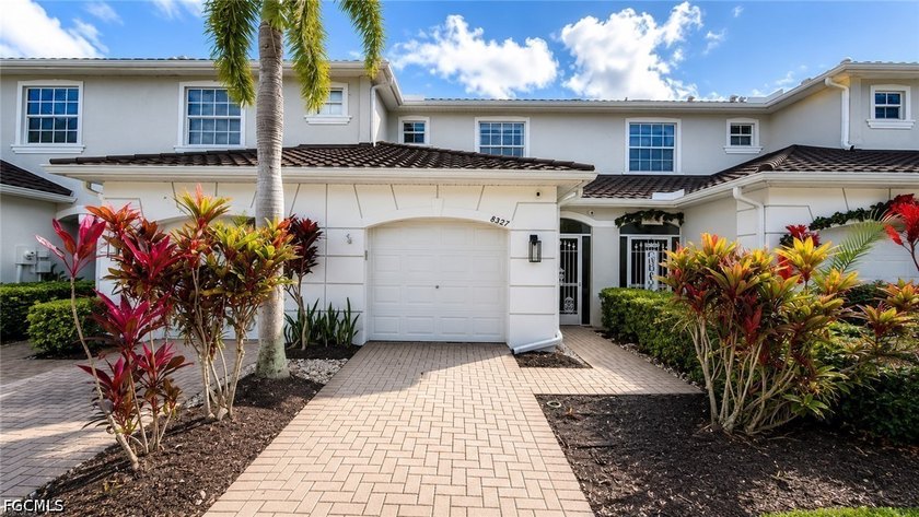 This beautifully maintained townhome in the gated community of - Beach Townhome/Townhouse for sale in Lehigh Acres, Florida on Beachhouse.com