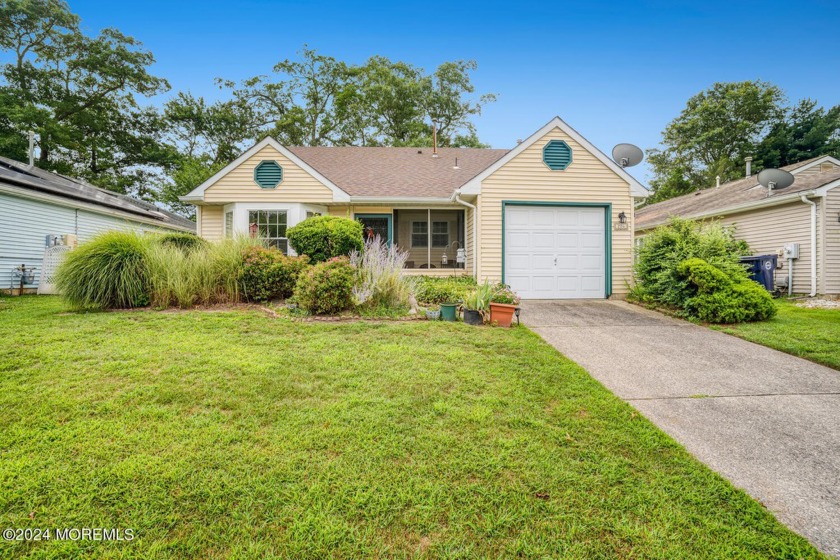 Discover the charm of this quaint 2-bedroom, 2-bath ranch home - Beach Home for sale in Little Egg Harbor, New Jersey on Beachhouse.com