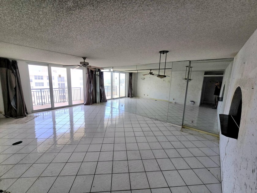 Enjoy This Penthouse-Floor Condo With Breathtaking Views Of Both - Beach Condo for sale in Hillsboro Beach, Florida on Beachhouse.com