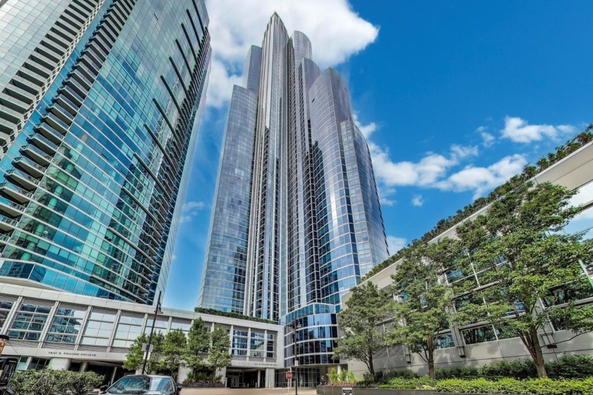 Welcome to luxury living at One Museum Park East!  Experience - Beach Home for sale in Chicago, Illinois on Beachhouse.com