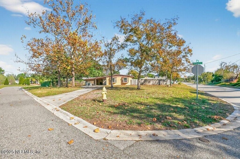 Investor opportunity in the highly desirable Royal Palms - Beach Home for sale in Atlantic Beach, Florida on Beachhouse.com