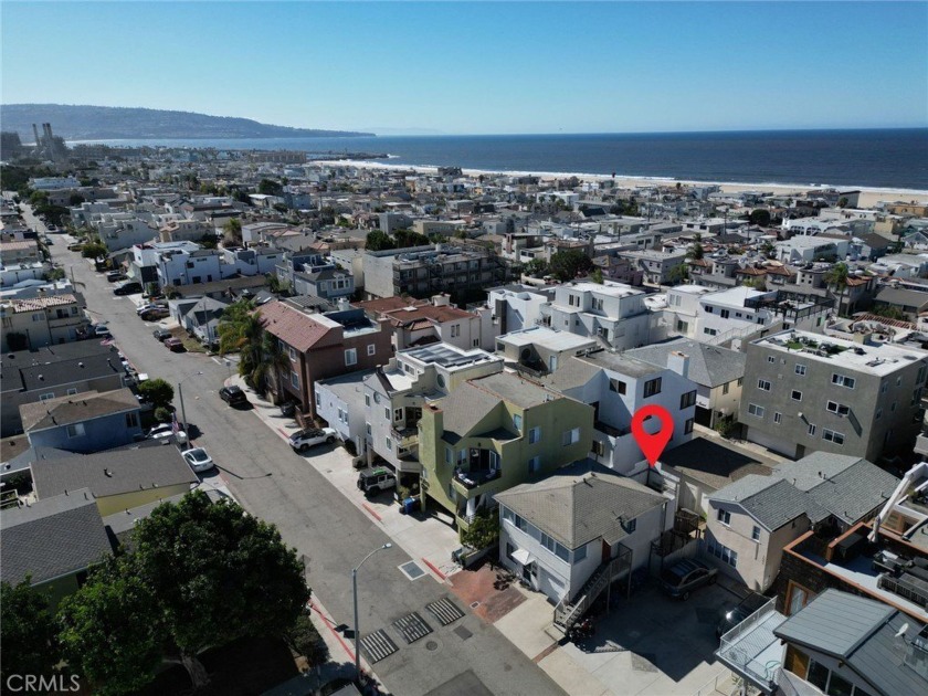 Charming Street to Street duplex just a few blocks from the - Beach Townhome/Townhouse for sale in Hermosa Beach, California on Beachhouse.com