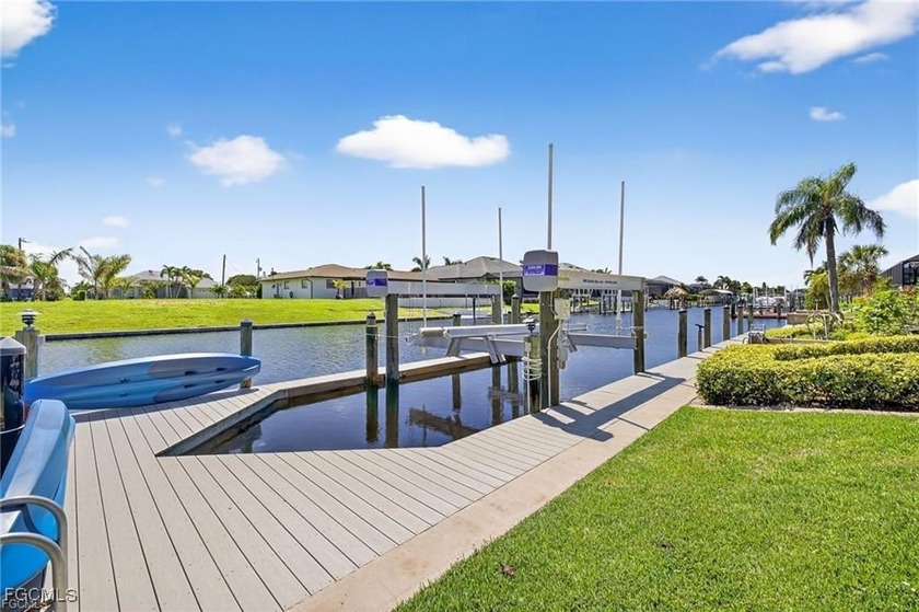 - - SAILBOAT ACCESS/NO BRIDGES - - Impressive Gulf Access Canal - Beach Home for sale in Cape Coral, Florida on Beachhouse.com