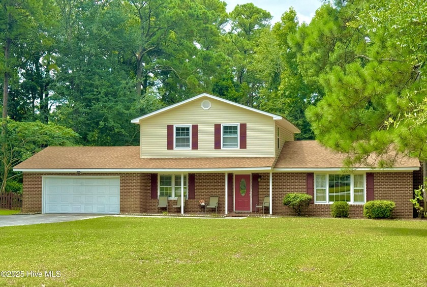 Nestled in a coastal community, this charming two story, 4 - Beach Home for sale in Morehead City, North Carolina on Beachhouse.com