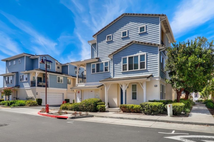 Located in the gated community of St. Cloud in Oceanside, this - Beach Townhome/Townhouse for sale in Oceanside, California on Beachhouse.com