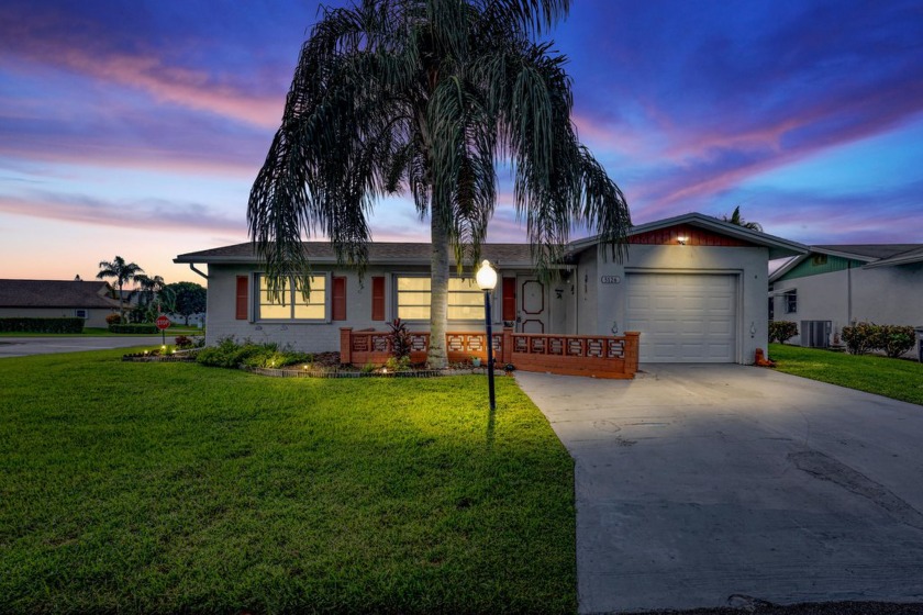 Charming 2 BR, 2 BA home with 1-car garage on a corner lot - Beach Home for sale in West Palm Beach, Florida on Beachhouse.com