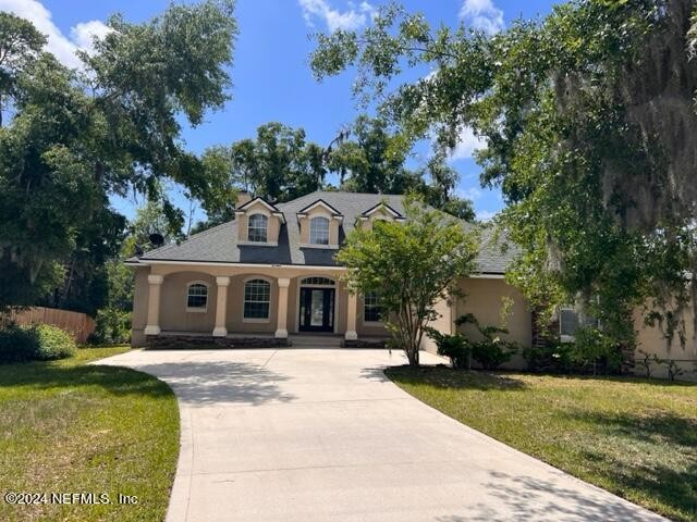 PICTURESQUE VIEWS await you at this beautiful, spacious home fit - Beach Home for sale in Yulee, Florida on Beachhouse.com