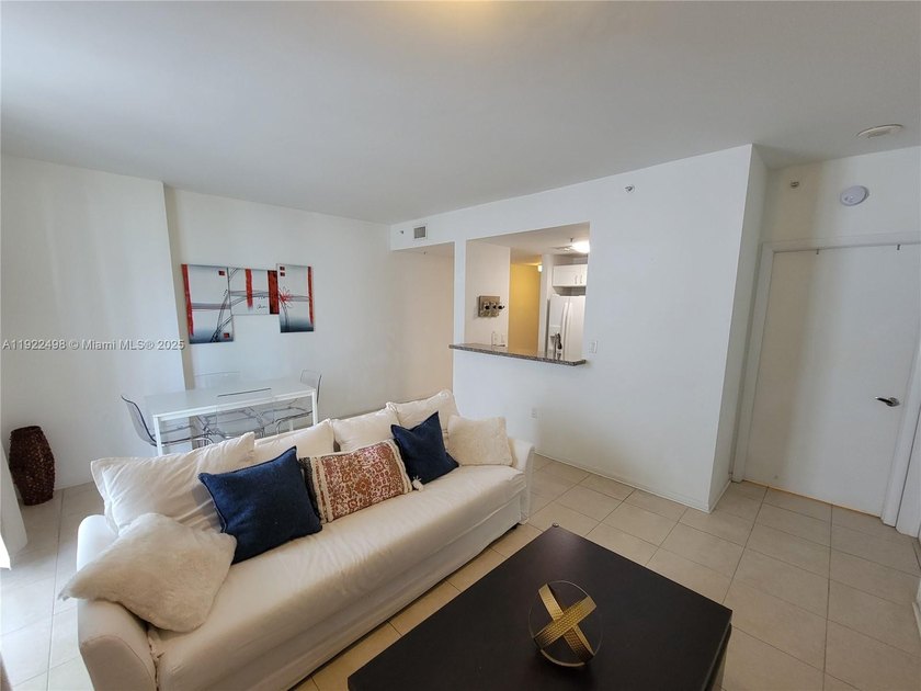 Beautiful and well-maintained 1-bedroom, 1-bath unit located in - Beach Condo for sale in Miami, Florida on Beachhouse.com