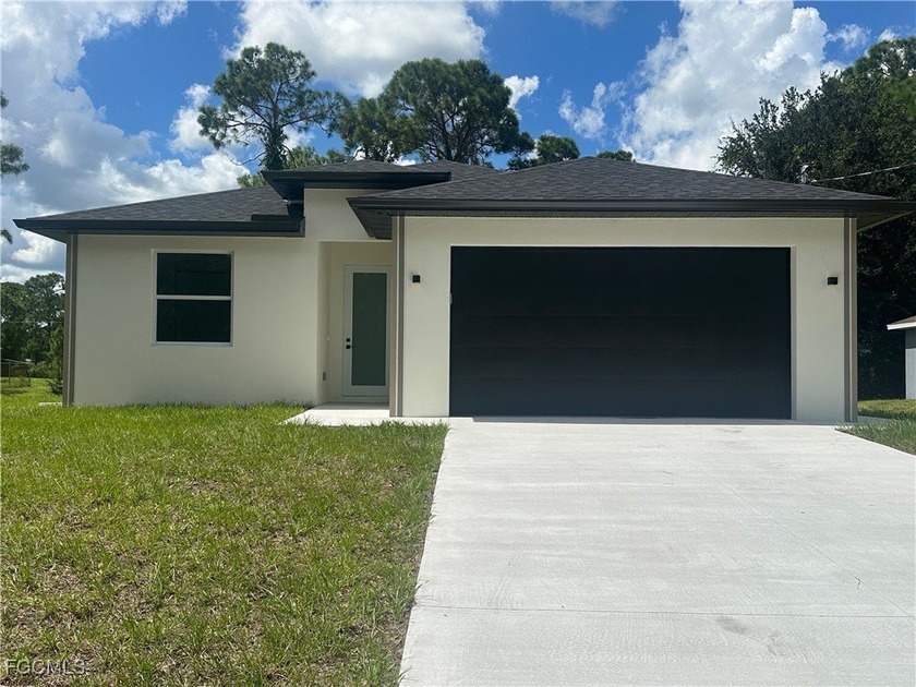 Modern New Construction Home - Move-In Ready! Seller is offering - Beach Home for sale in Lehigh Acres, Florida on Beachhouse.com