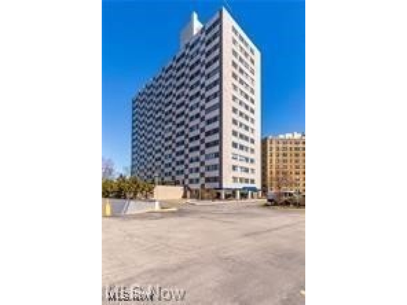 12520 Edgewater Drive 702 - Beach Condo for sale in Lakewood, Ohio on Beachhouse.com