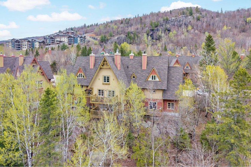 Plateau 216-4 | Stunning ski-in/ski-out condo offering access to - Beach Condo for sale in Mont-Tremblant, Quebec on Beachhouse.com