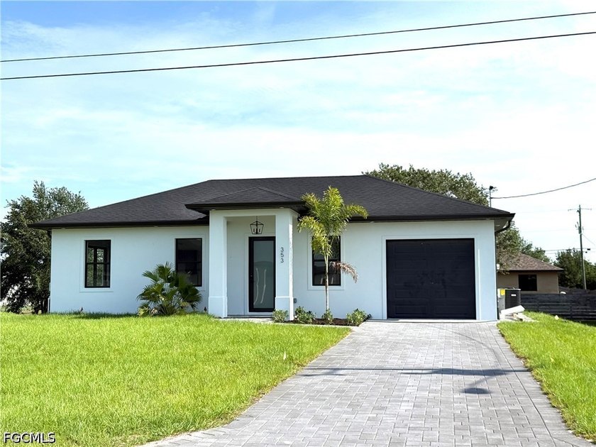 This one is a MUST see. very convenient model with 3bd, 2ba - Beach Home for sale in Lehigh Acres, Florida on Beachhouse.com